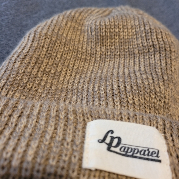 Bundle for 10$ - Beanie/tuque - Picture 4 of 6